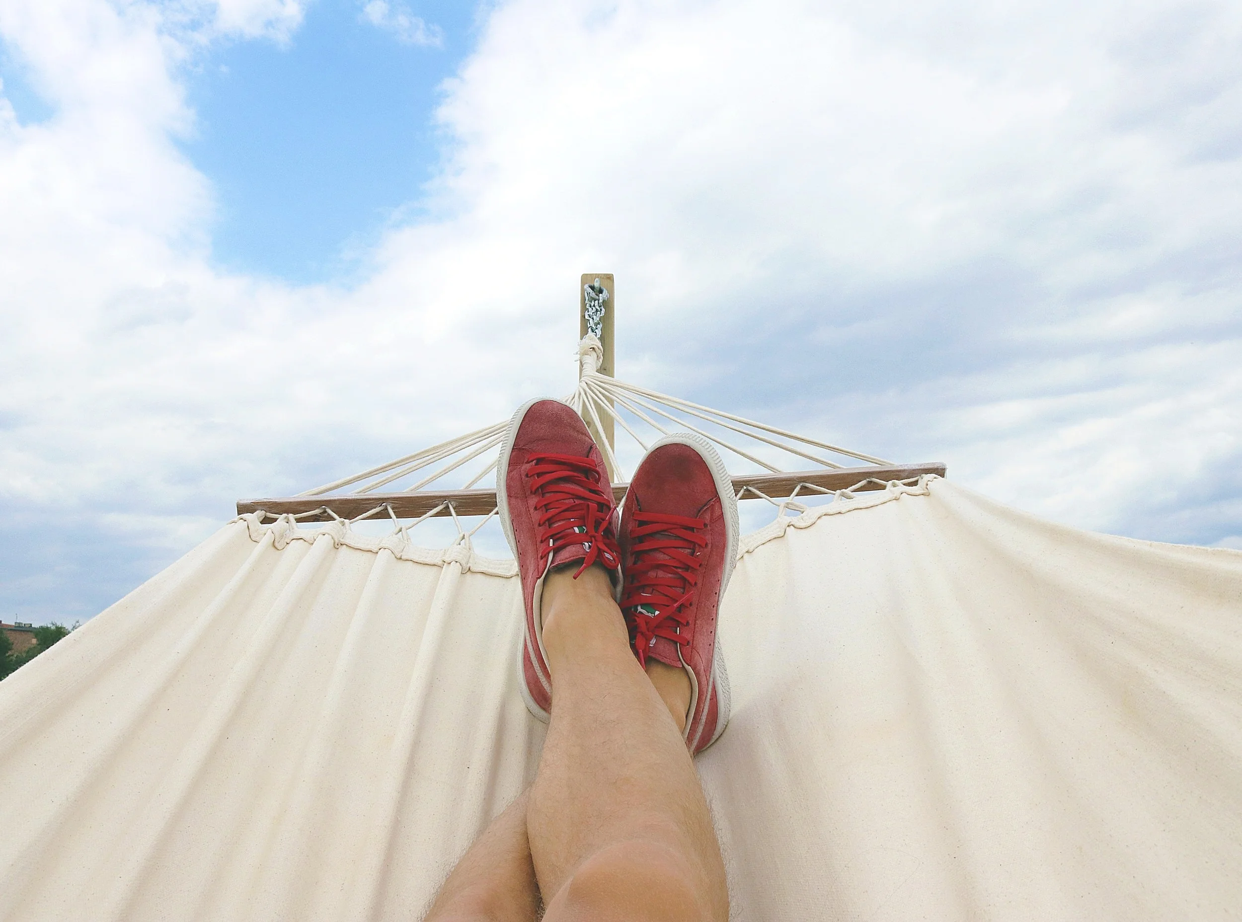 clear-sky-daydreaming-hammock-914929.jpg