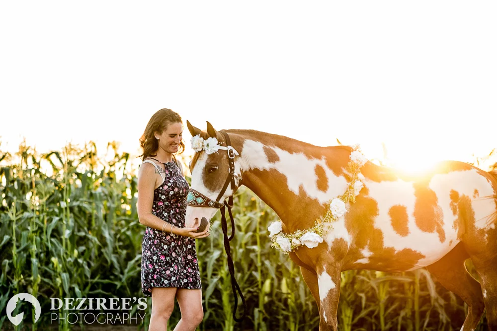 For her warm summer session, Hannah's summer dress was very fitting.