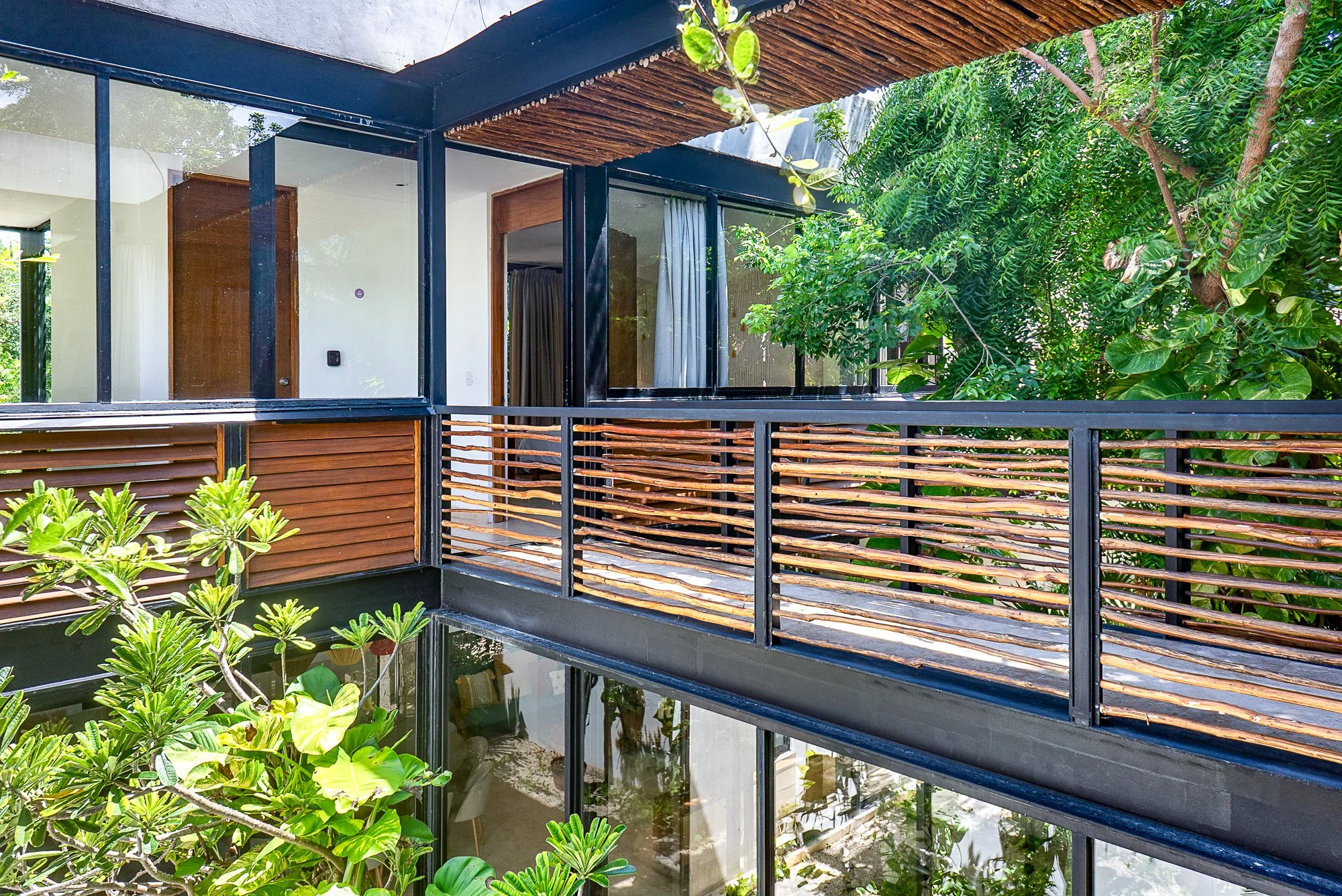 GLASS HOUSE 2025-54.jpg