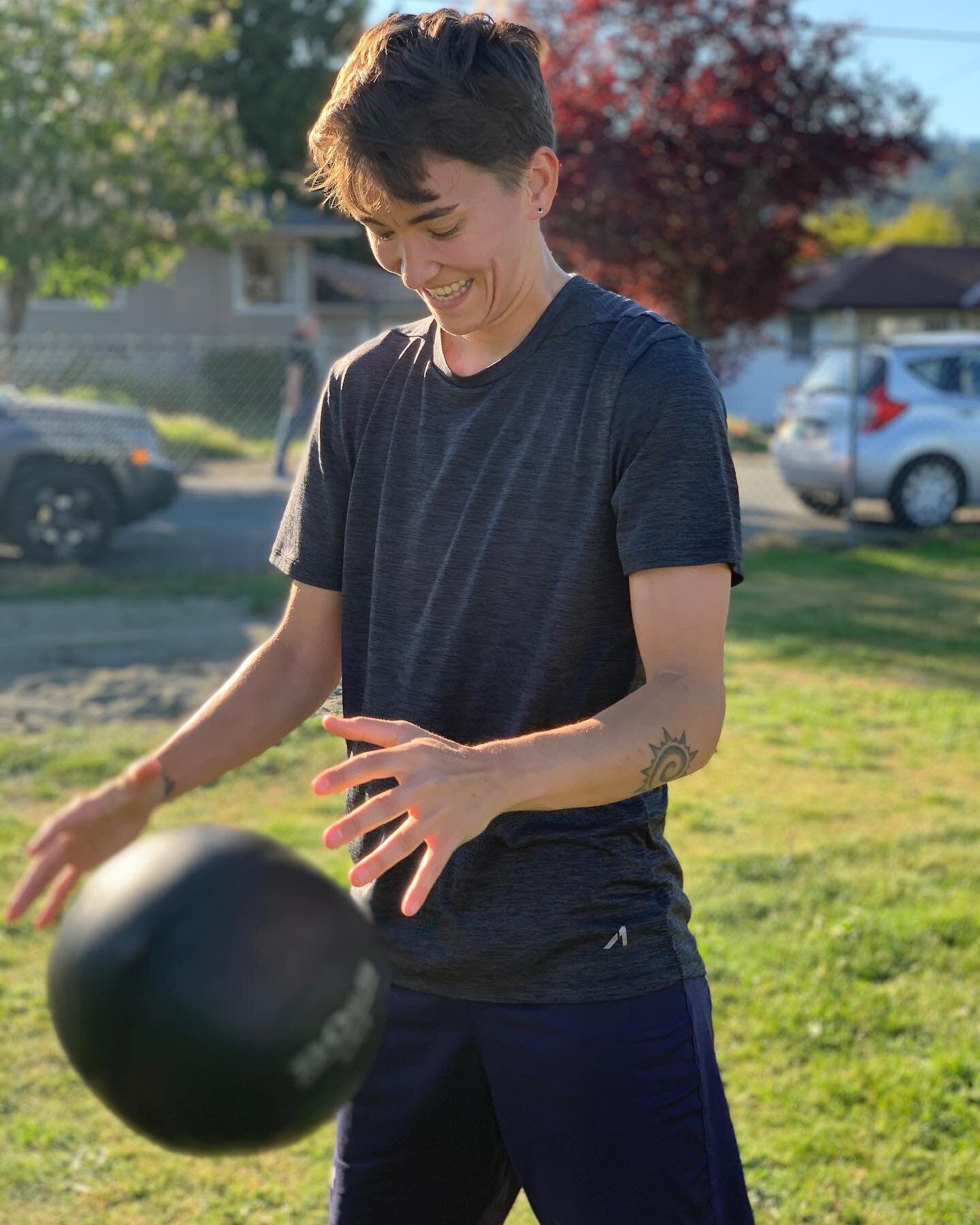 We&rsquo;ve been doing a lot of conditioning work with our outside classes and nothing is more satisfying than dropping the med ball at the end of the set. 💪😆 

#boxing #outside #conditioning #boxingtraining #boxinglife #boxingworkout #boxingdrills