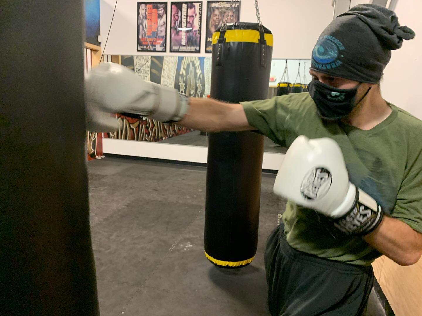 Happy hump day guys! Just a couple more days to smash through before the weekend. We got this! 🥊😎

#boxing #humpday #wednesday #weekend #boxingtraining #boxingworkout #bagwork #westshorebusiness #westshore #westshoreboxing #yyj #yyjbusiness