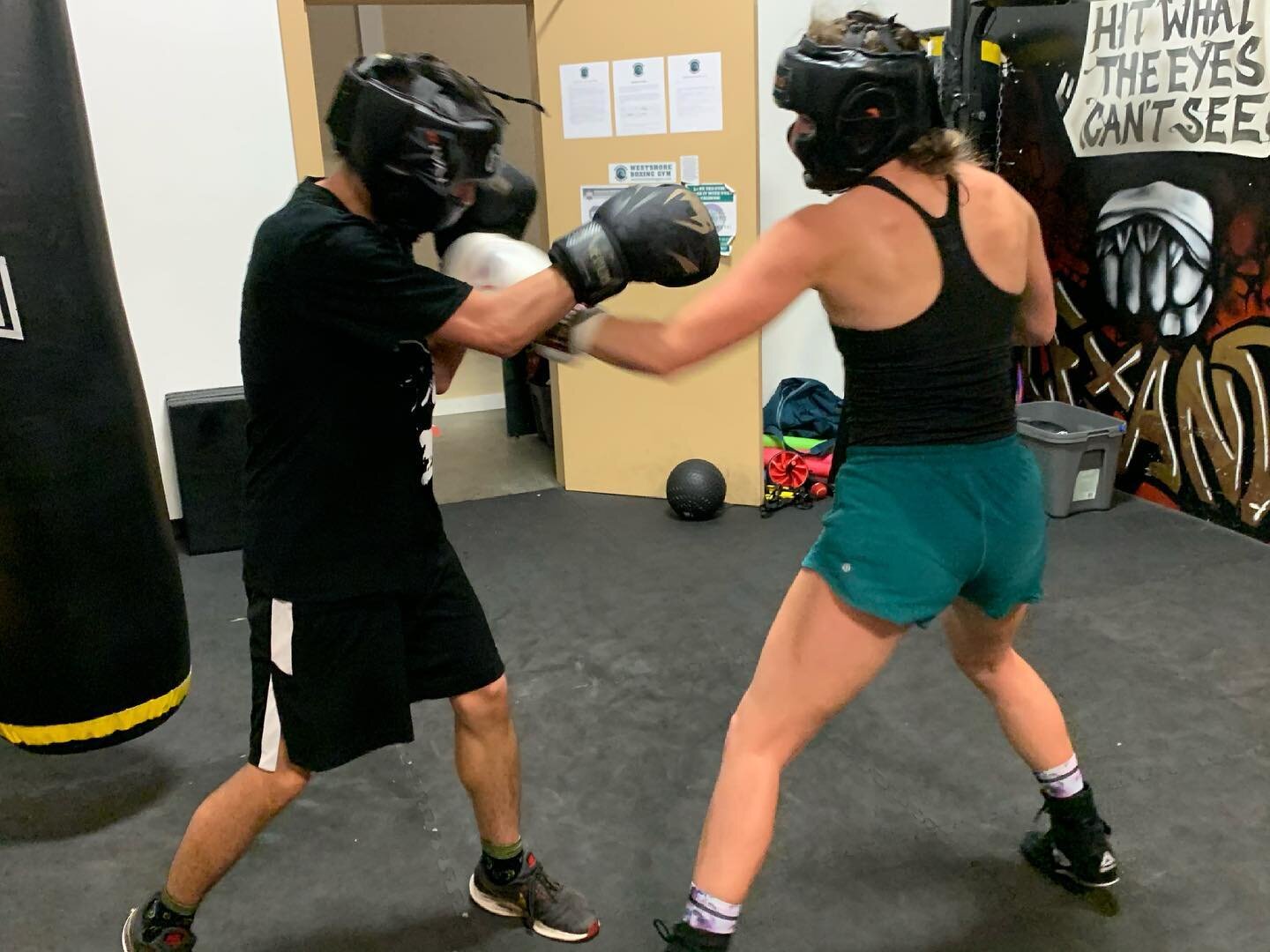 It&rsquo;s great to be sparring again. 😎

#boxing #sparring #fight #training #boxingtraining #boxinglife #boxingdrills #backatit