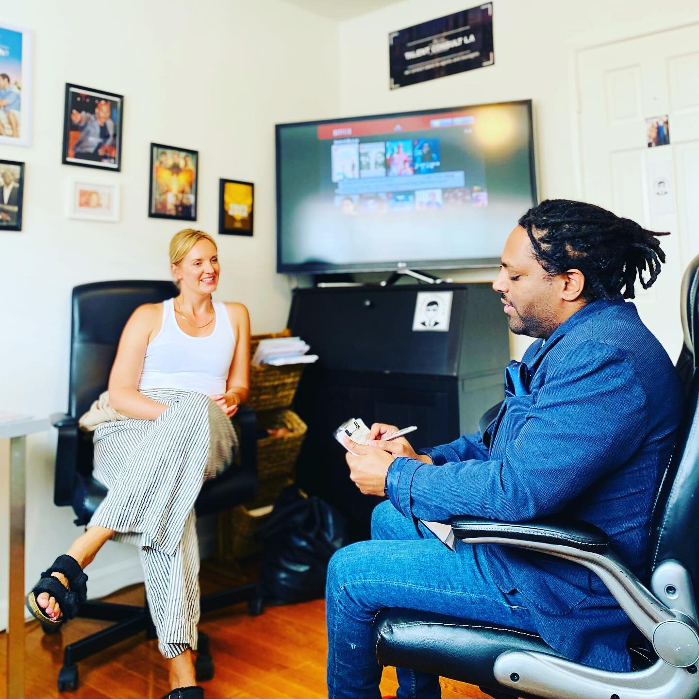 Preparing for the best possible agent meeting. 

International model and actress Marlene Landauer crushing it 🎥 

Check out her guest-star role opposite Hugh Dancy on Hulu&rsquo;s &ldquo;The Path&rdquo;

#actor #actress #onset #actors #actingtips #s