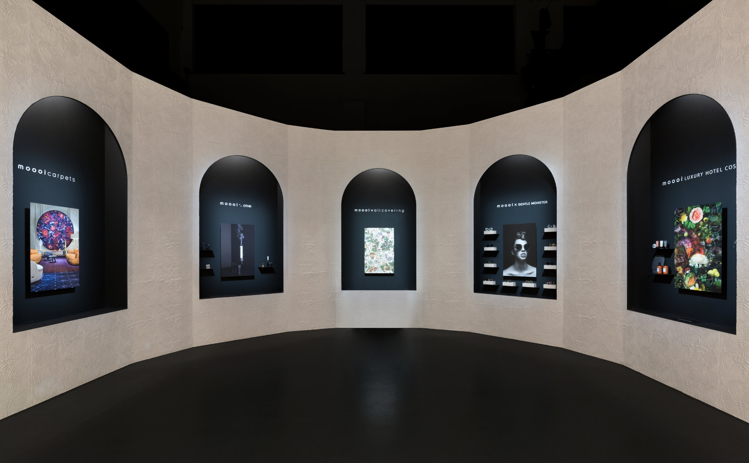 Moooi’s “A Life Extraordinary” Milan exhibition with OTHR Moooi and OTHR joined forces to push the boundaries of design with an exclusive series of candleholders and graceful accessories. Based on four designs within the Moooi collection, the m