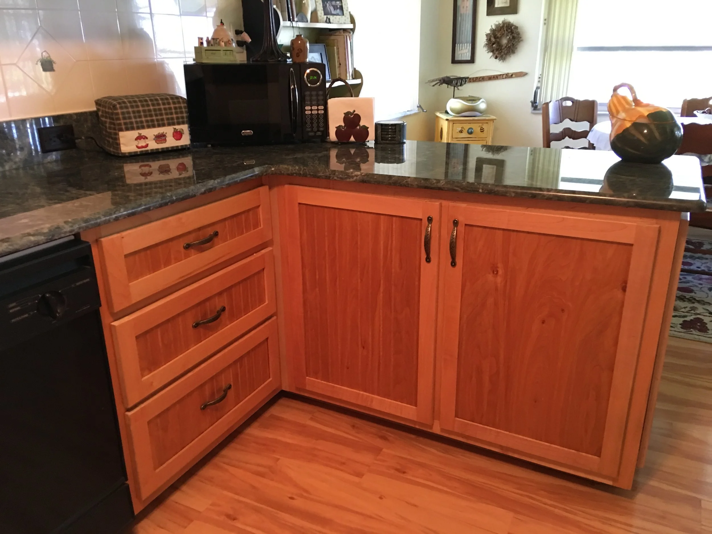 lower cabinet detail.JPG
