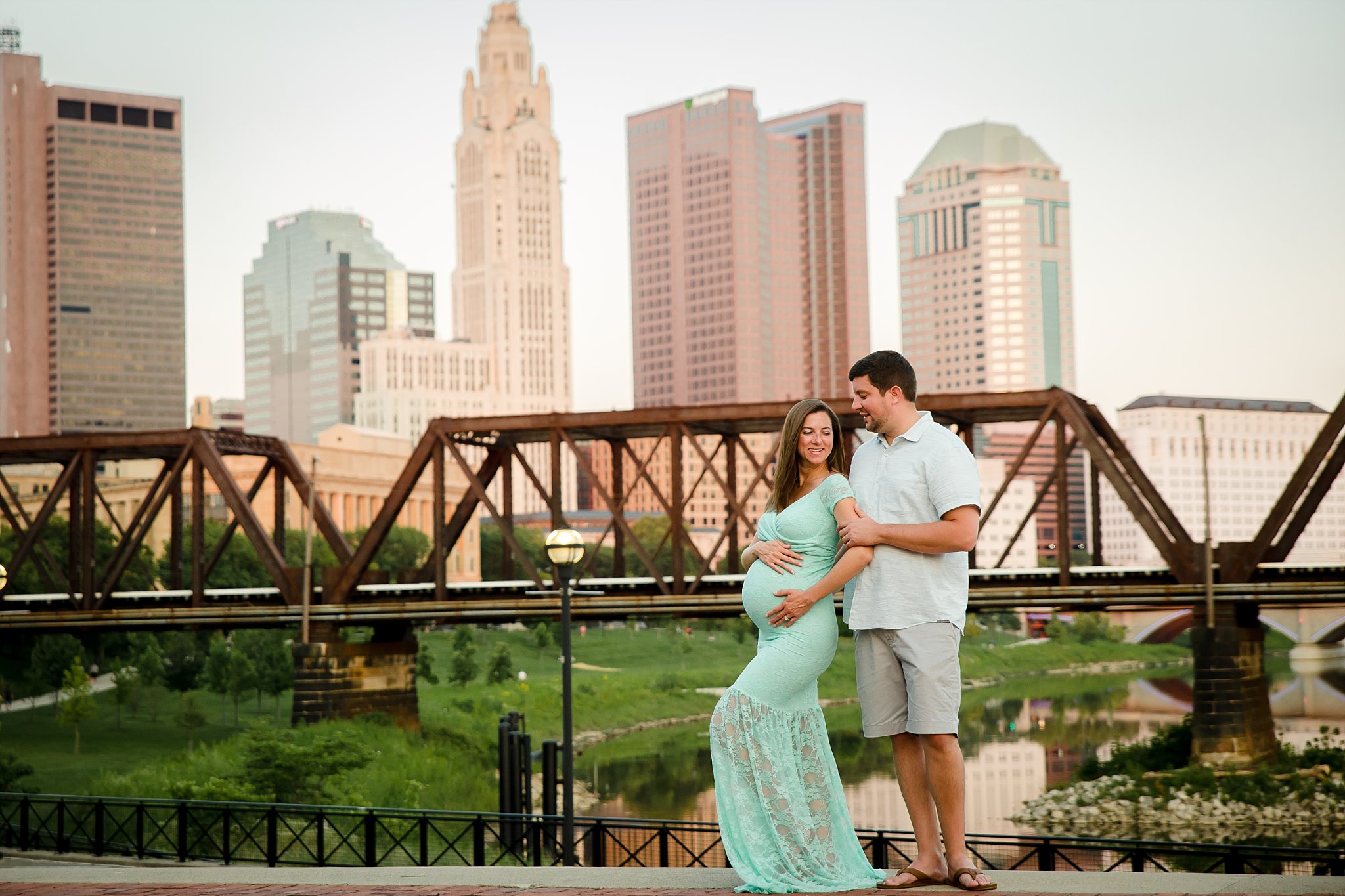 Maternity Photographer in Columbus, Ohio