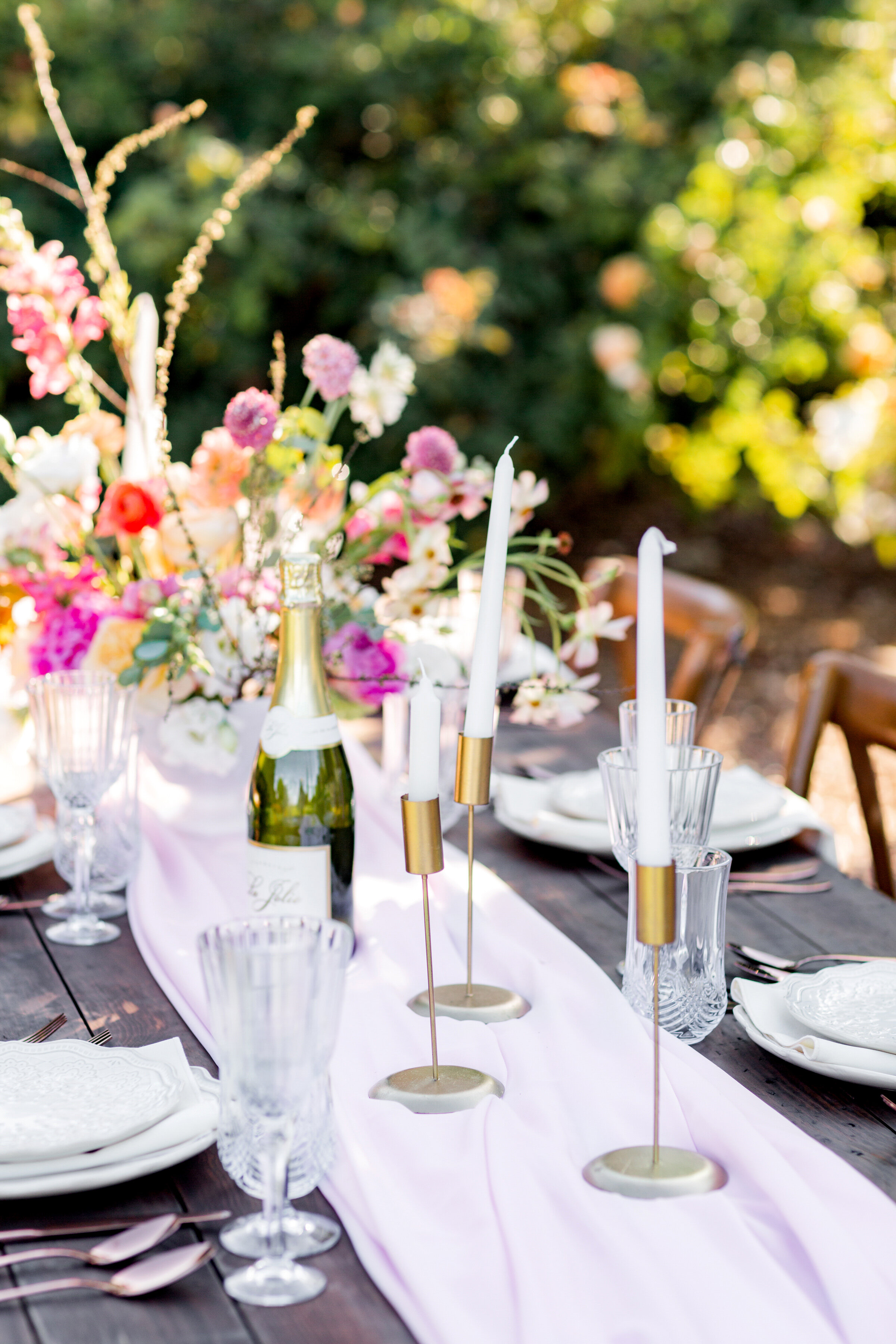 BRIGHT_AND_ROMANTIC_SUMMER_GARDEN_WEDDING_INSPIRATION_BROOKE_TOBIN_PHOTOGRAPHY_29.jpg