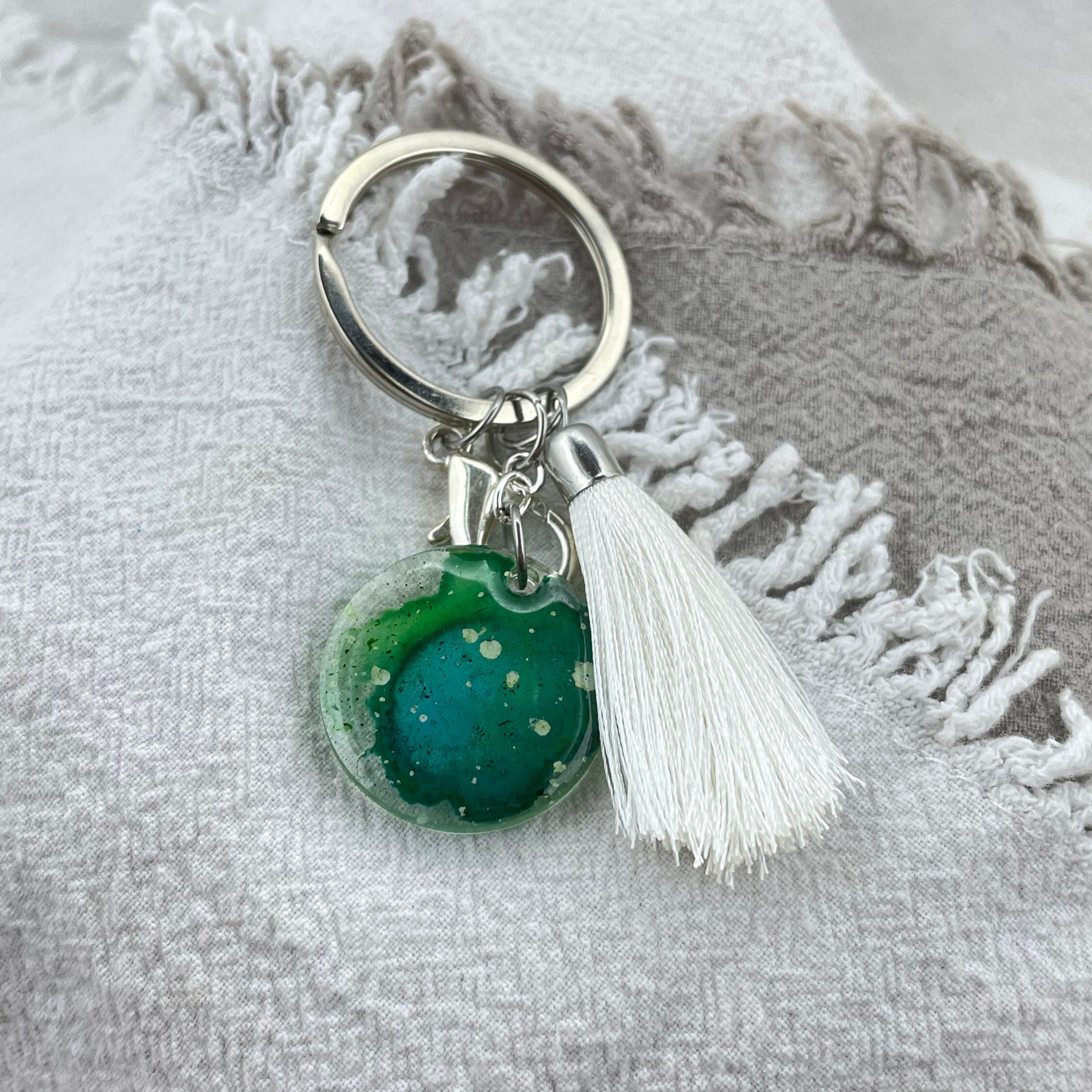 https://i.etsystatic.com/25935268/r/il/077d90/2785264536/il_fullxfull.2785264536_fvgs.jpg