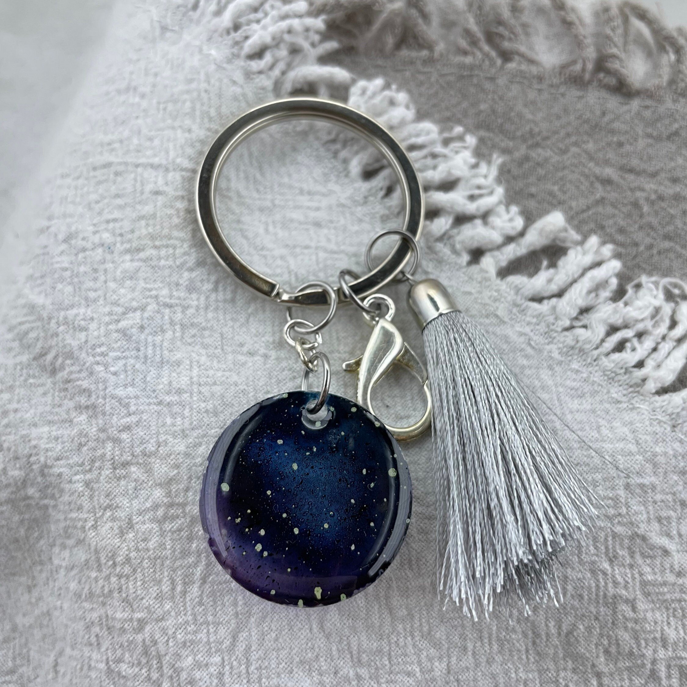 https://i.etsystatic.com/25935268/r/il/1ec1d8/2795935204/il_fullxfull.2795935204_hswg.jpg