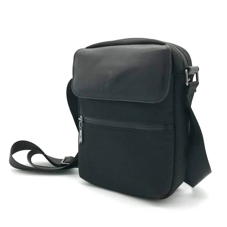  Besace A5 en polyester 1200D et en cuir.  Développé pour   Cavalinho ©   