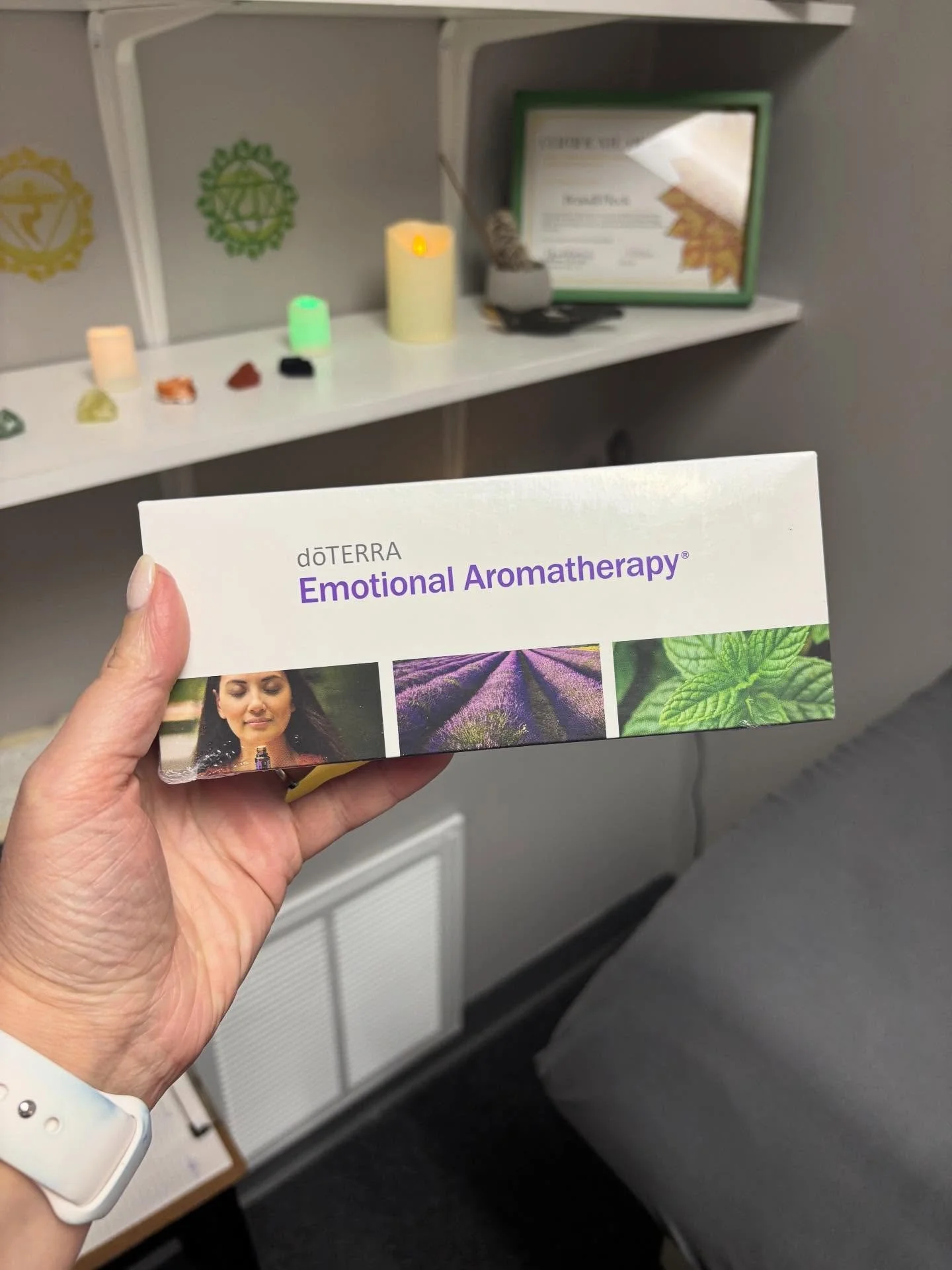 Got new goodies today!! Can&rsquo;t wait to start using these in coaching and Reiki sessions at @intuitivebodyworktn

Some heavy emotions have been moving for many clients lately and this will be a great support.

#dōterra #emotionalaromatherapy #fra