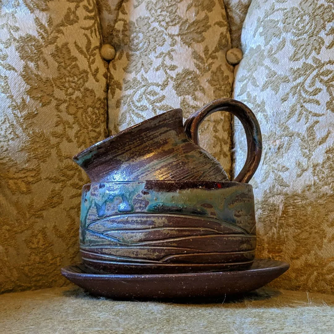 I've been working on getting my website up and running for the re-opening this summer! I've got ideas for pots and fibers  galore 😍