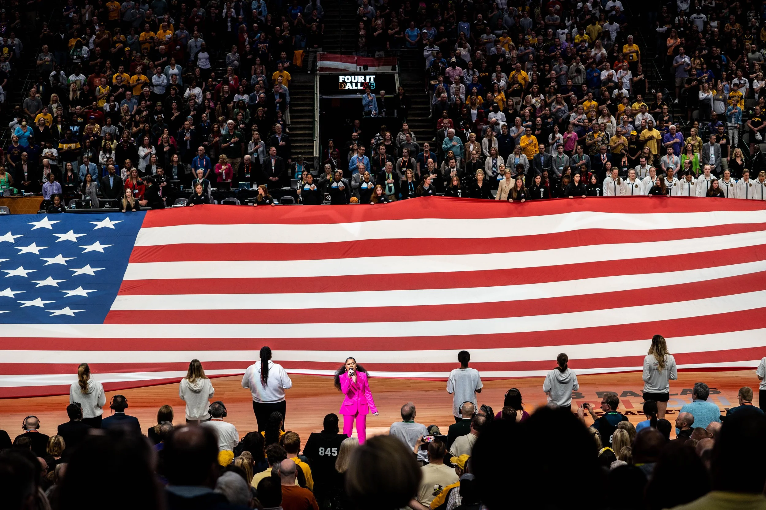 OnLocation_FinalFourDallas_4.2.23_Highres_ChelsaChristensen-34.jpg