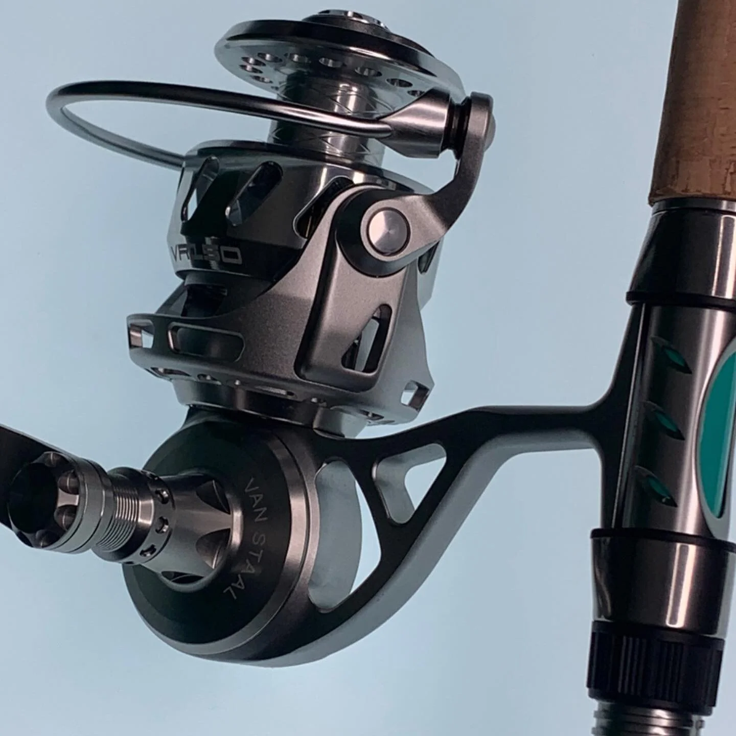 &yen;No Filer Needed&yen; Van Staal VR150
Van Staal VR Spinning Reels are the surf angler's dream come true! These fully sealed, fully submergeable reels are the brain child of Rob Koelewyn, the original creator of Van Staal. They are constructed of 