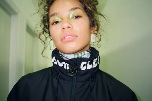 COMFORT CURRENTS X IRIS COVET BOOK 