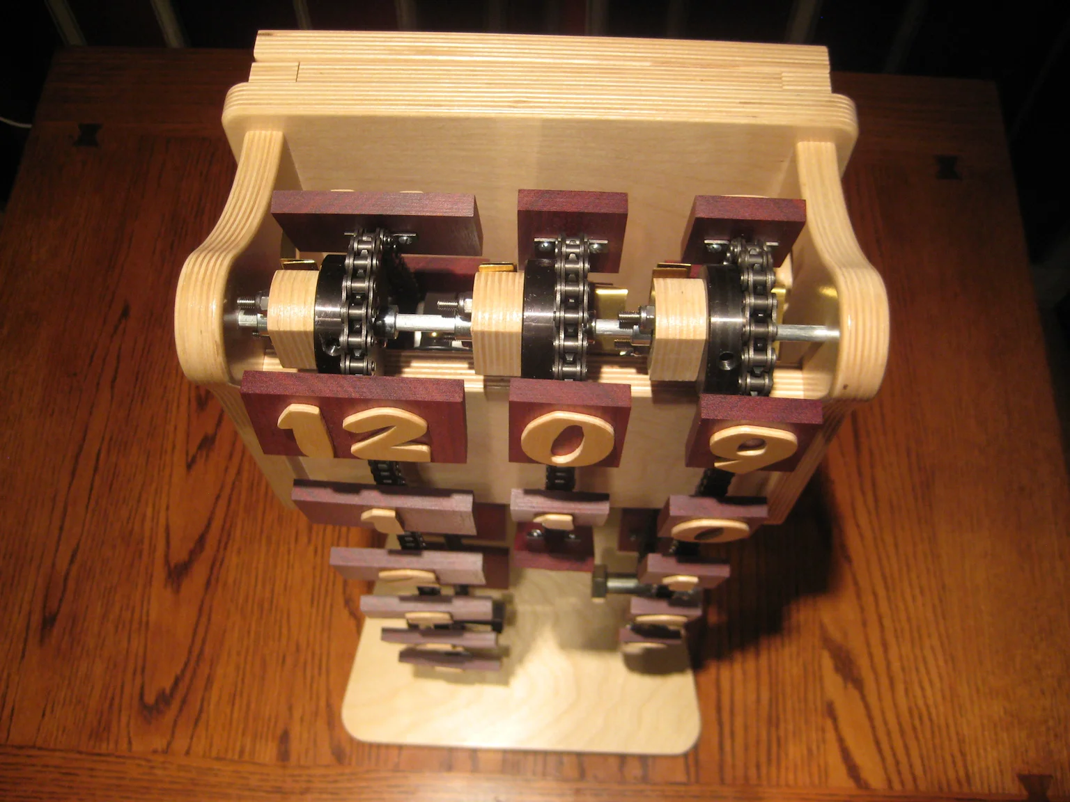 ChainClock-13.7-50.jpg