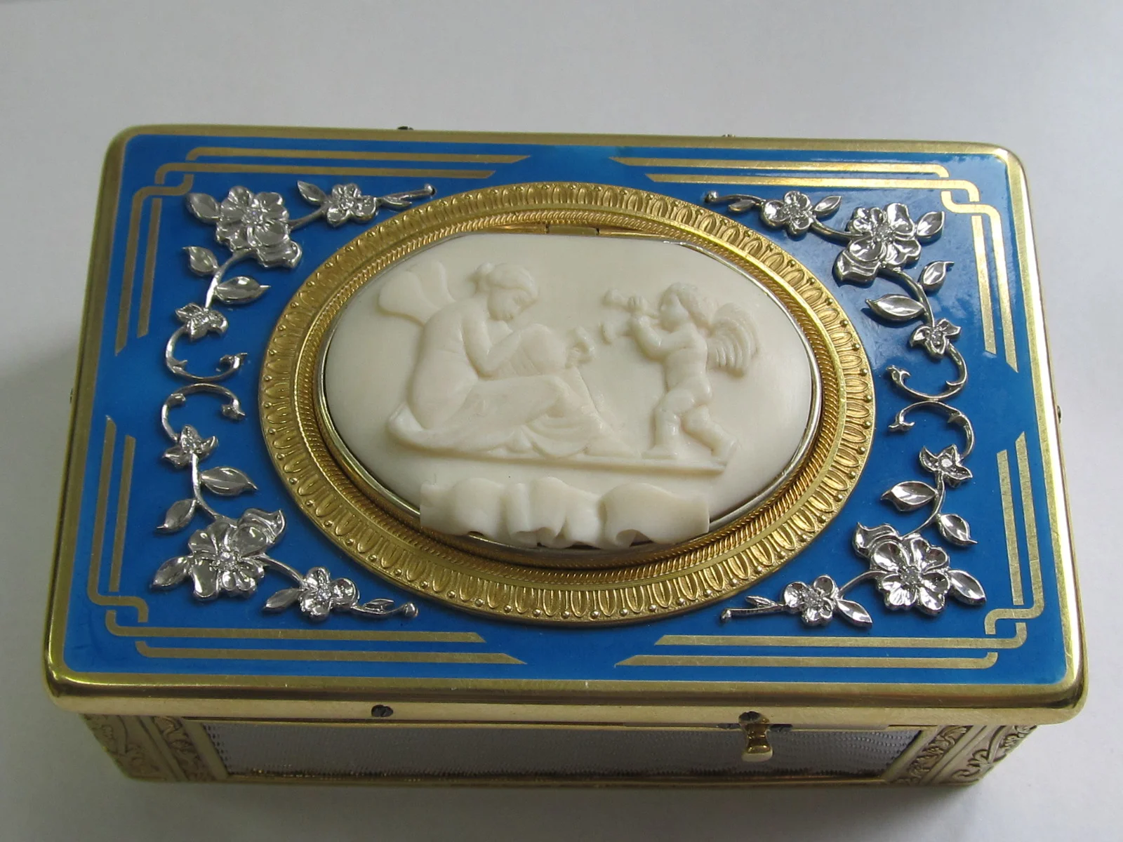 No. 004 Cerulean Blue Box