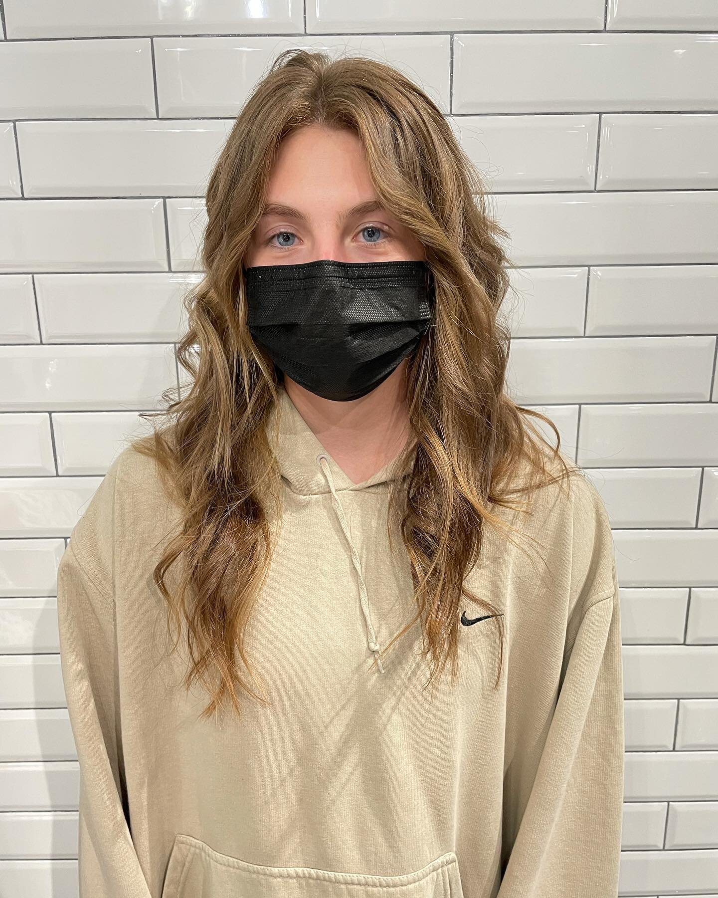 SHAG BABY 
&bull;
&bull;
&bull;
&bull;
#shaghaircut #shag #shagcut #shaggy #modernsalon #diamondlayers #redkencut #framar #samvilla #hanzo #bronde #blonde #layers