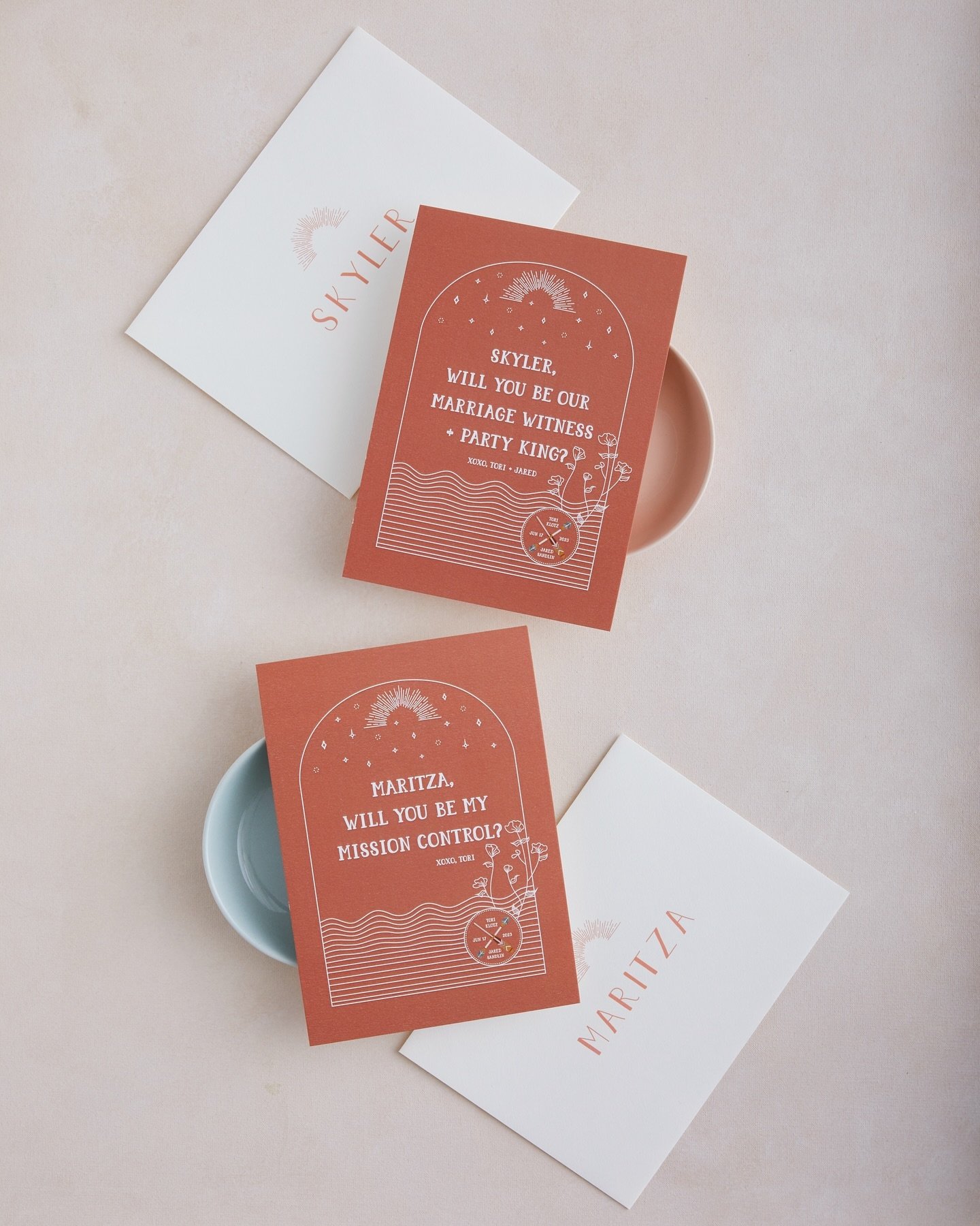 When you want to ask your people to be part of your wedding party, you order personalized cards 💌 Many of the elements  in these cards carried over to the save the date, invitations and day of stationery too!

#paperlove #weddingpaper #weddingpaperg