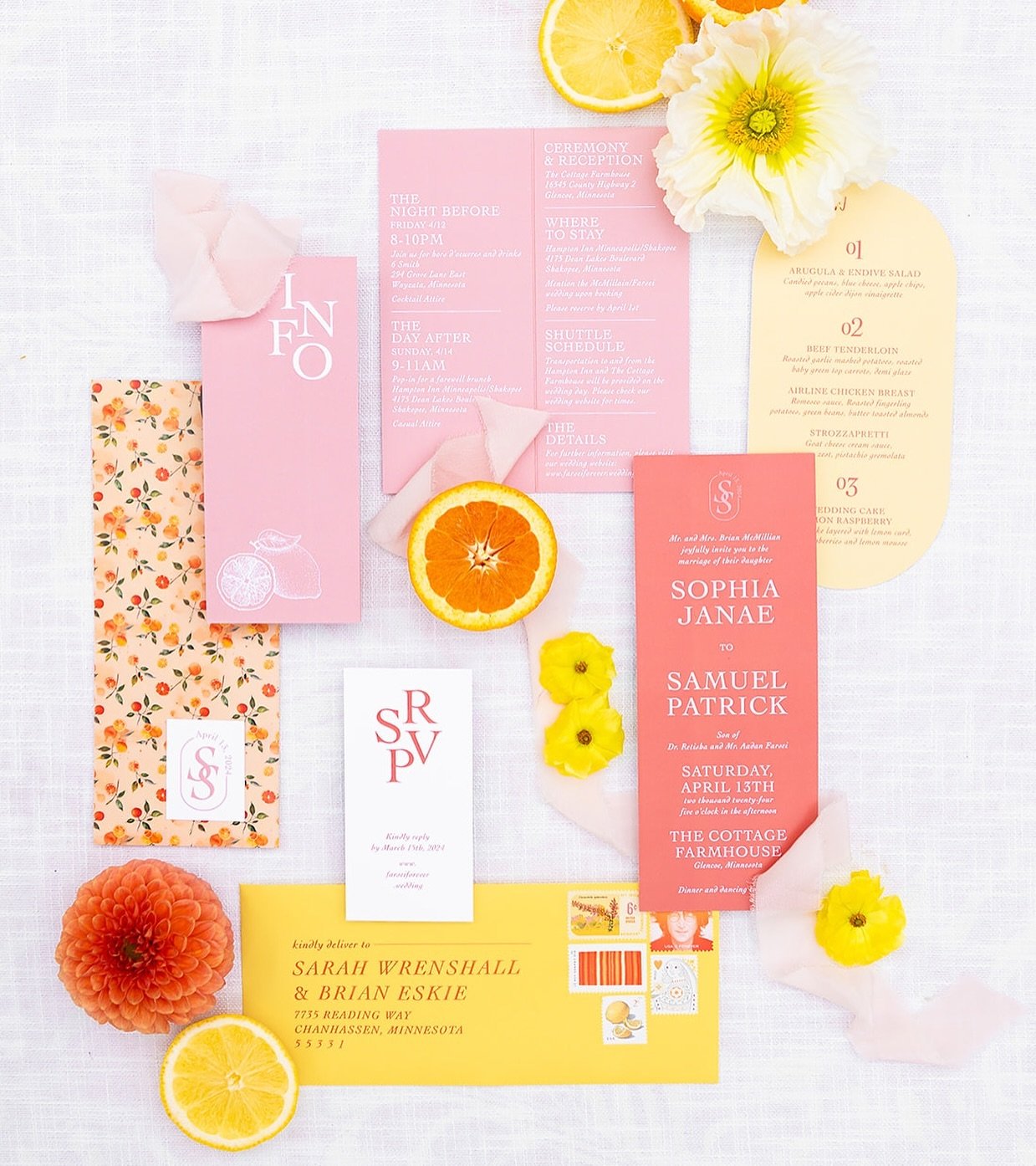 Sun&rsquo;s out, fun&rsquo;s out ☀️ You wanna know what I love about this one? Changing up the sizing and how information is relayed makes this invitation suite feel so different! The tall, skinny (tea length) invitation, paired with a booklet style 
