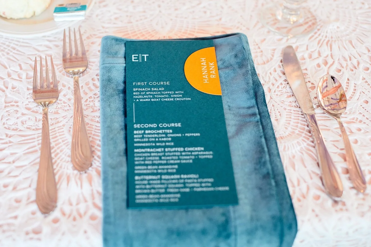 E + T embraced a bold color palette for their wedding and the results are ⭐️ 

Planning + Design @bellamystiqueevents 
Photography @crystalliepa 
Venue @urbandaisyevents 
Floral @lilia.designfloral 
Rentals @apreseventandtent 

#weddinginspo #wedding