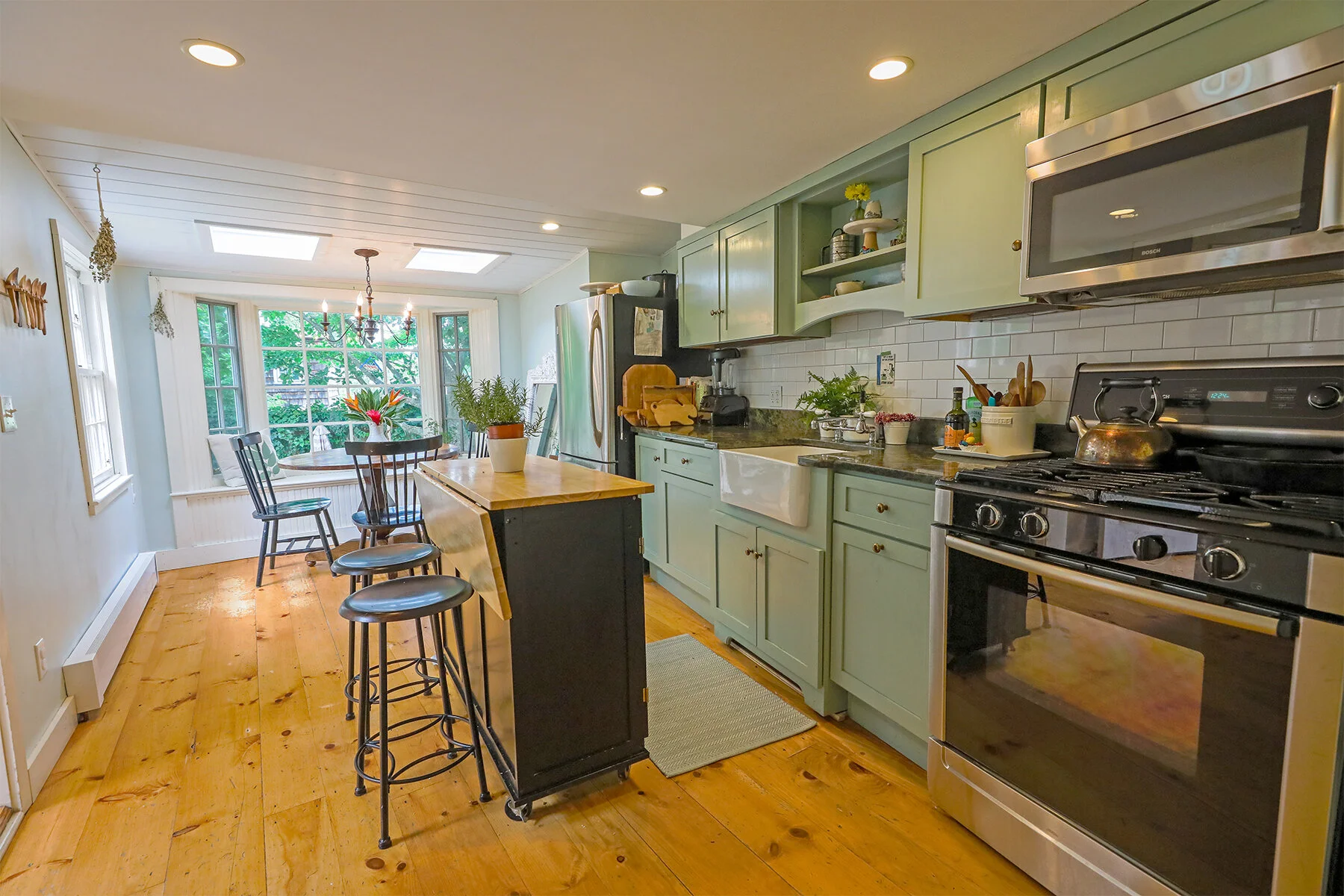 _0012_13-Kitchen.jpg