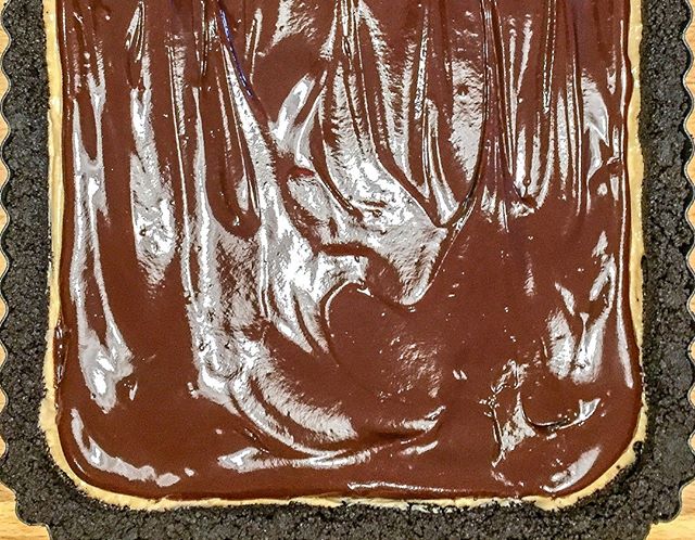 Chocolate peanut butter pie is the easiest and tastiest make-ahead dessert!
#chocolatepeanutbutter #makeaheaddessert #peanutbutterpie#peanutbutterdessert