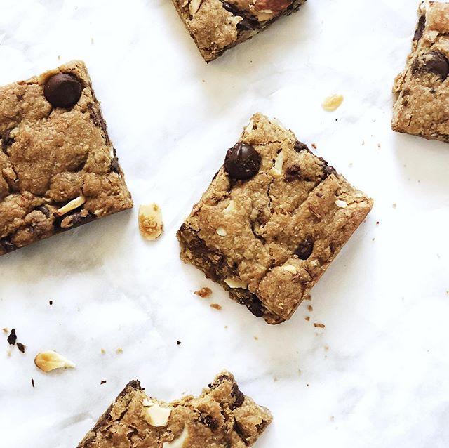 Coffee Crunch Bars are a great make ahead treat. The longer they sit, the better they taste! 😋 #coffeecrunchbars #coffeeandchocolate #weekendbaking  #easydessert #baking #bonappetitmag #barcookies #dessert #instasweet #sweettreats #lovetobake #baker