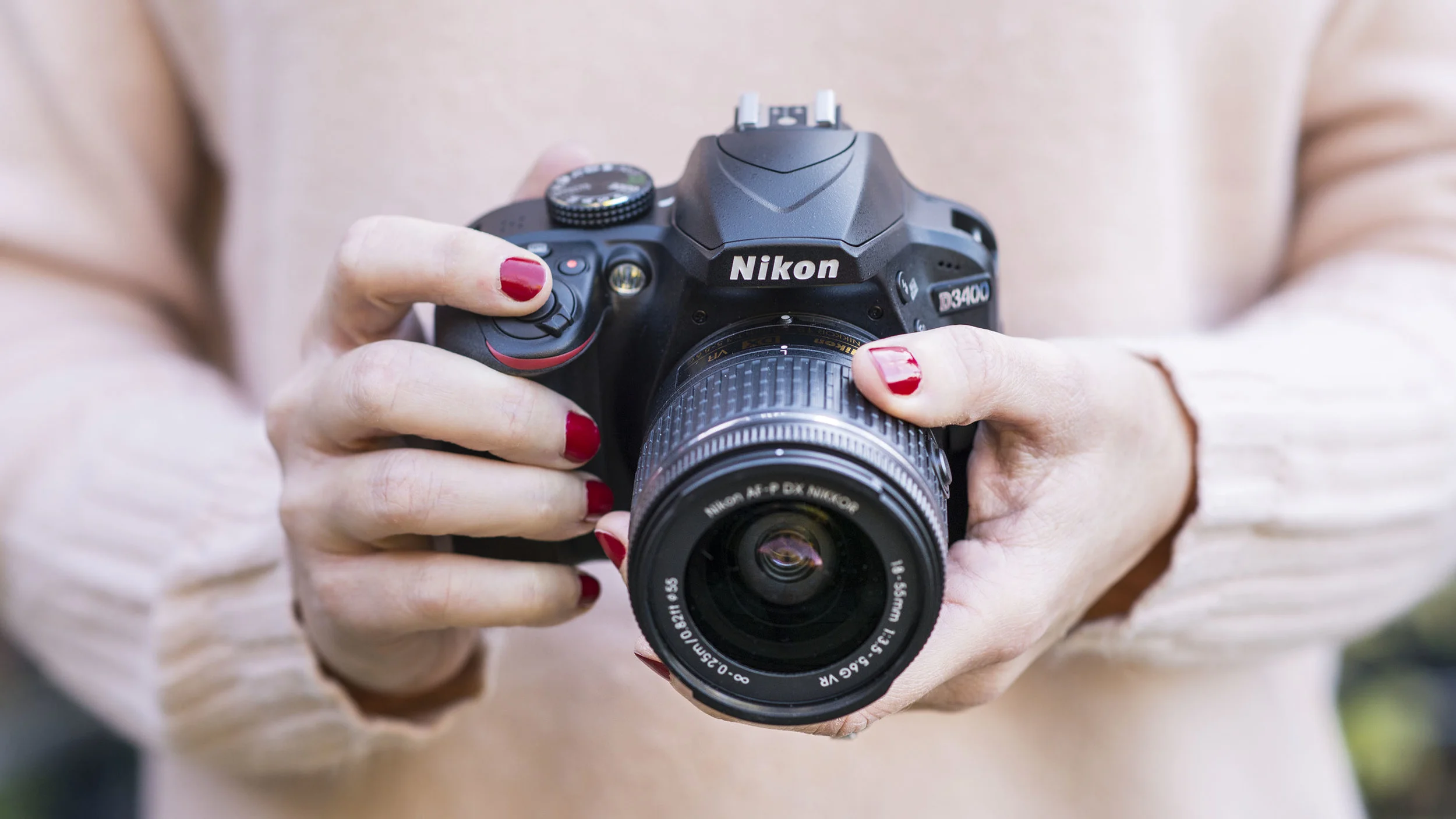 image source: https://www.techradar.com/reviews/nikon-d3400-review