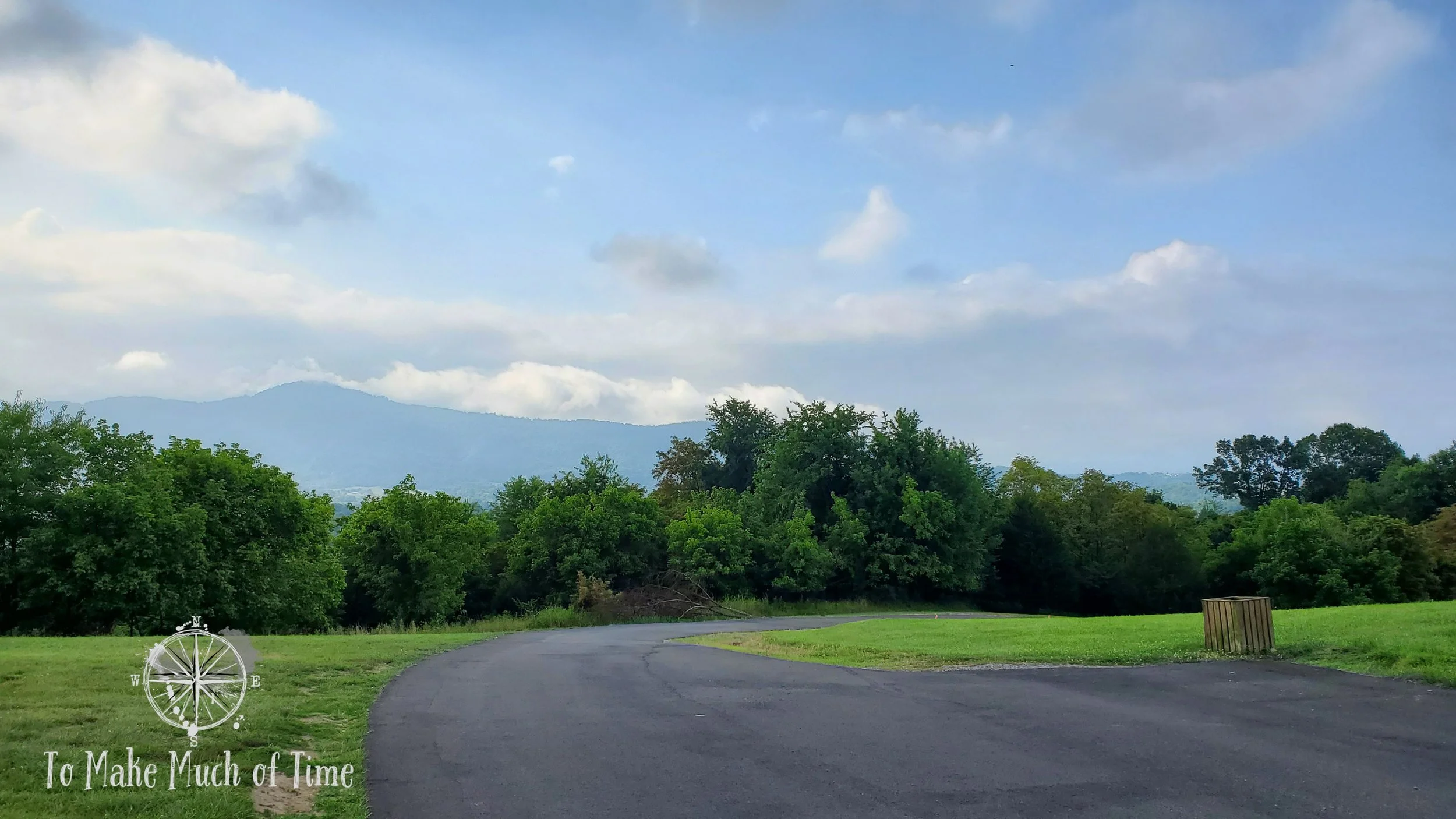 Hiking Read Mountain Preserve in Southwestern Virginia - 3.5 Mile Loop ...