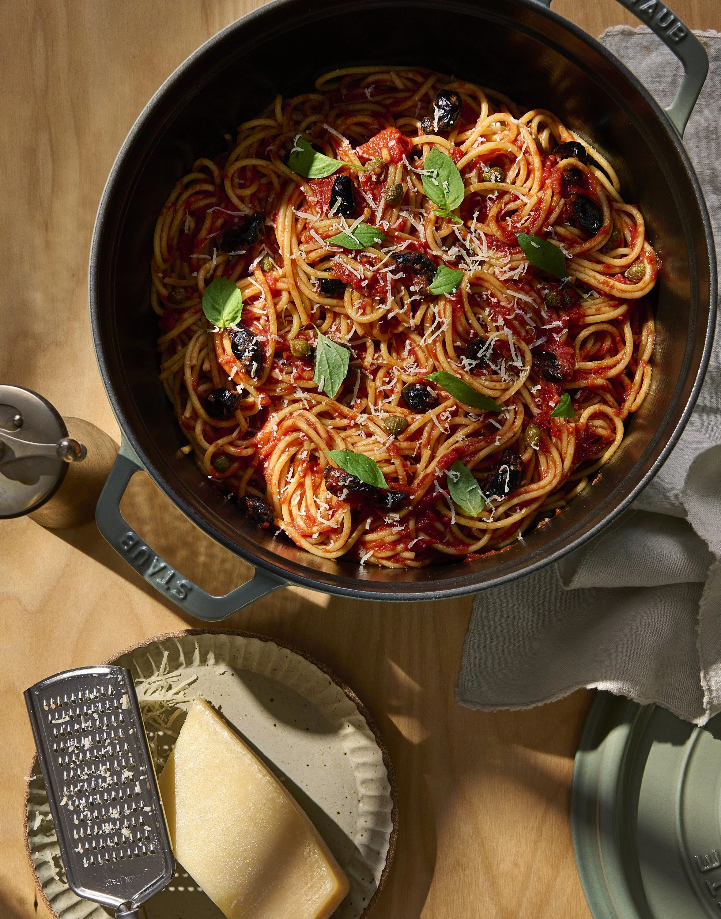 spaghetti-puttanesca-page102-2095.jpg