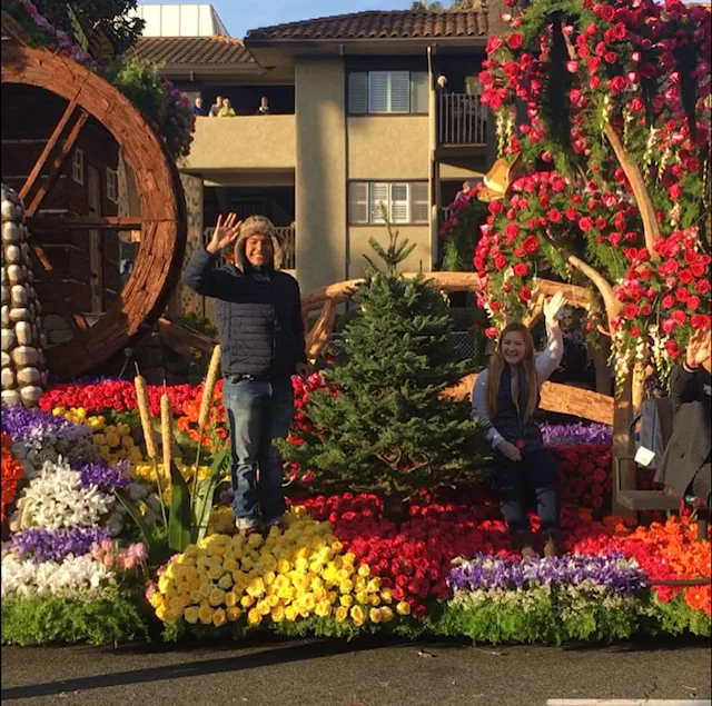 ROSEPARADE1.jpg