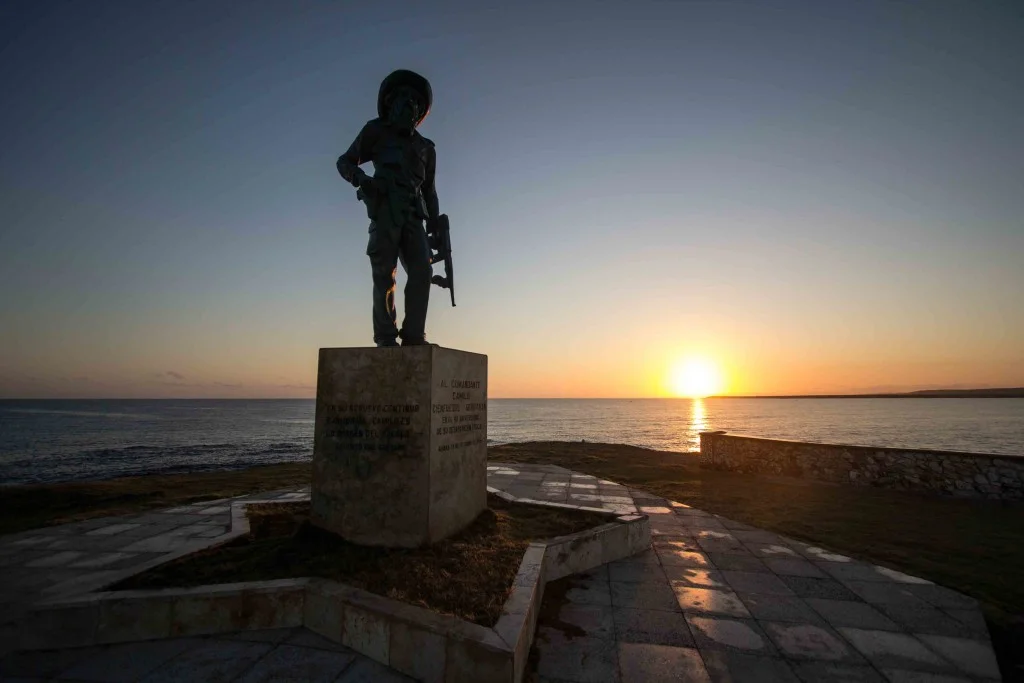 A sunset in Cuba, monument