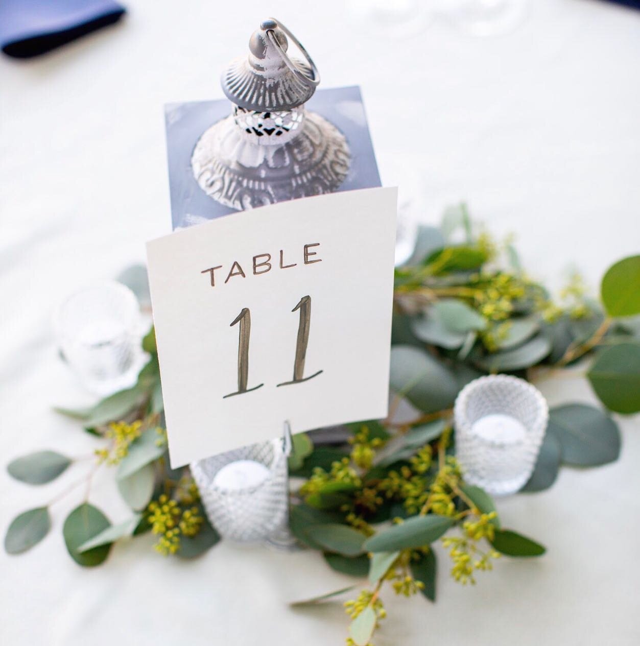 🌿 Hand painted table numbers for a gorgeous outdoor wedding 🥰 Paint was custom mixed to match the bride&rsquo;s color palette!
.
.
🌿 If you are looking for some CUSTOM pieces, not included in my rental collection, feel free to ask!
.
.
#weddingsig