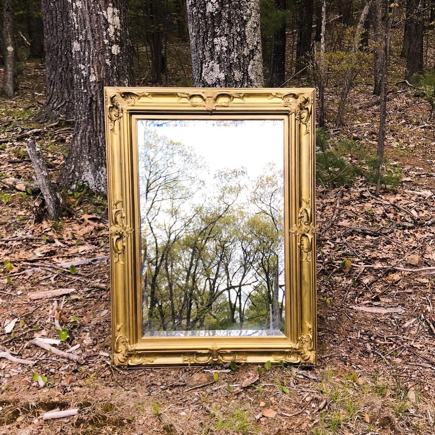 This mirror is a part of my growing Rental Collection! She&rsquo;s large and weighs a ton and is the perfect statement piece! 🪞 Ideal for a Seating Chart &lt; 100 guests or an extra large Welcome Sign! 
.
.
Also, just sent off my first rental weddin