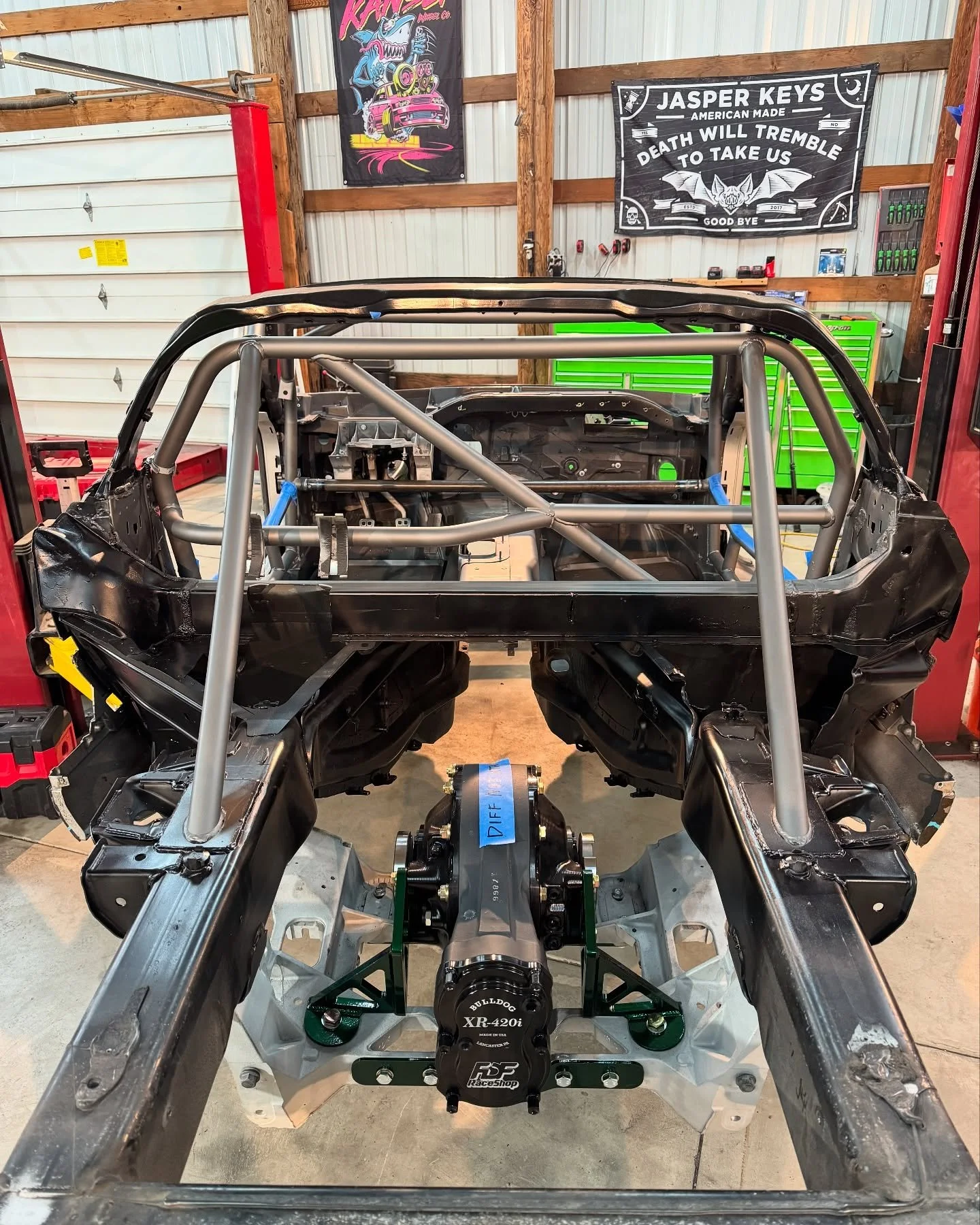That @bulldogrears looking right at home in the back of the #DAPC6
⁣
.⁣
.⁣
.⁣
.⁣
.⁣
#corvette #corvettec6 #corvettelifestyle #driftcar #drifting #driftlife #jdm #nissan #vette #zr1