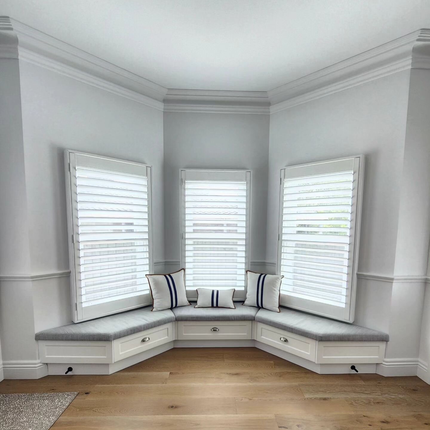 Today Signature Blinds transformed and completely elevated this cozy bay window seating area. Our clients can now enjoy the perfect blend of natural light and privacy in style!
.
.
.
.
.
#plantationshutters #windowdecor #interiorstyle #homeimprovemen