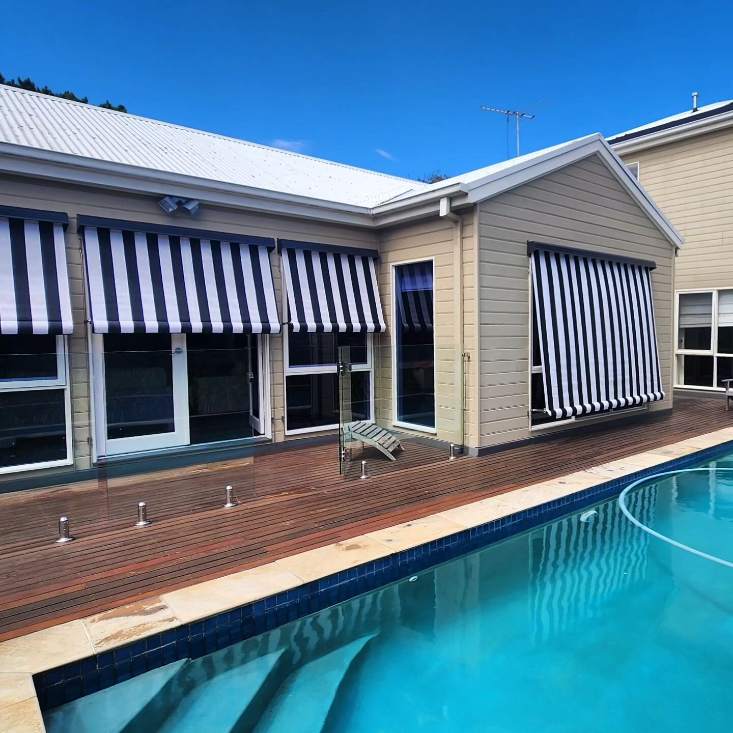 Transforming outdoor spaces in Mount Martha today!

Signature Blinds installed the original awnings over 25 years ago! Still in great working order however the client was after a refresh.

Swipe to see the incredible before and after shots. Say goodb