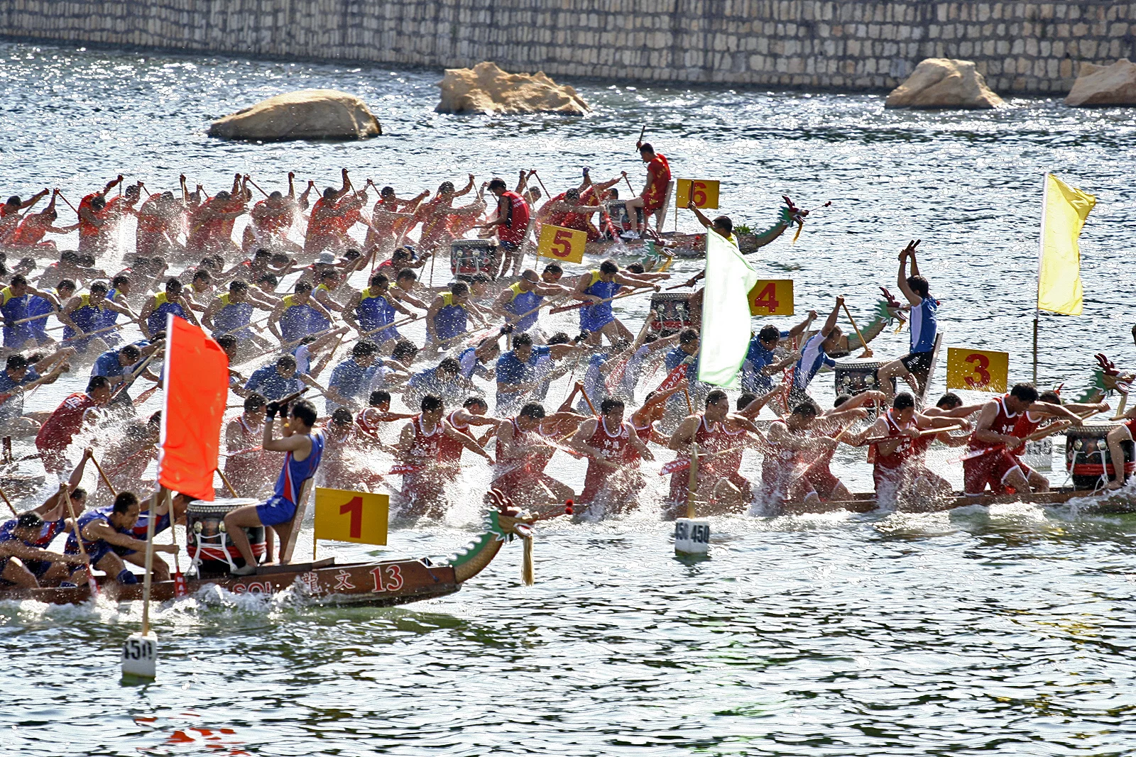Dragonboat_Racing_Festival_Macau_20050611.jpg