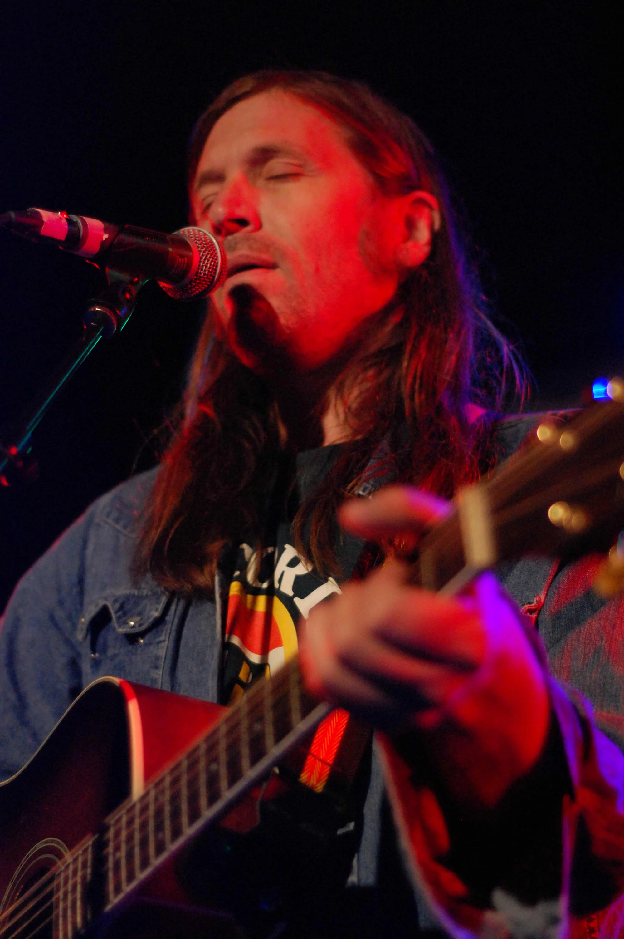 Evan Dando live at The Globe, Cardiff - 7th July 2011 Photo by Francis Brown