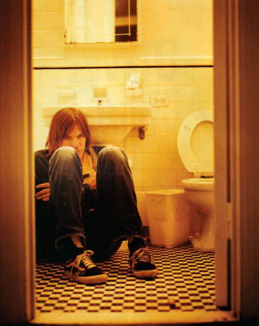 magnet 2003 evan dando in bathroom 2.jpg