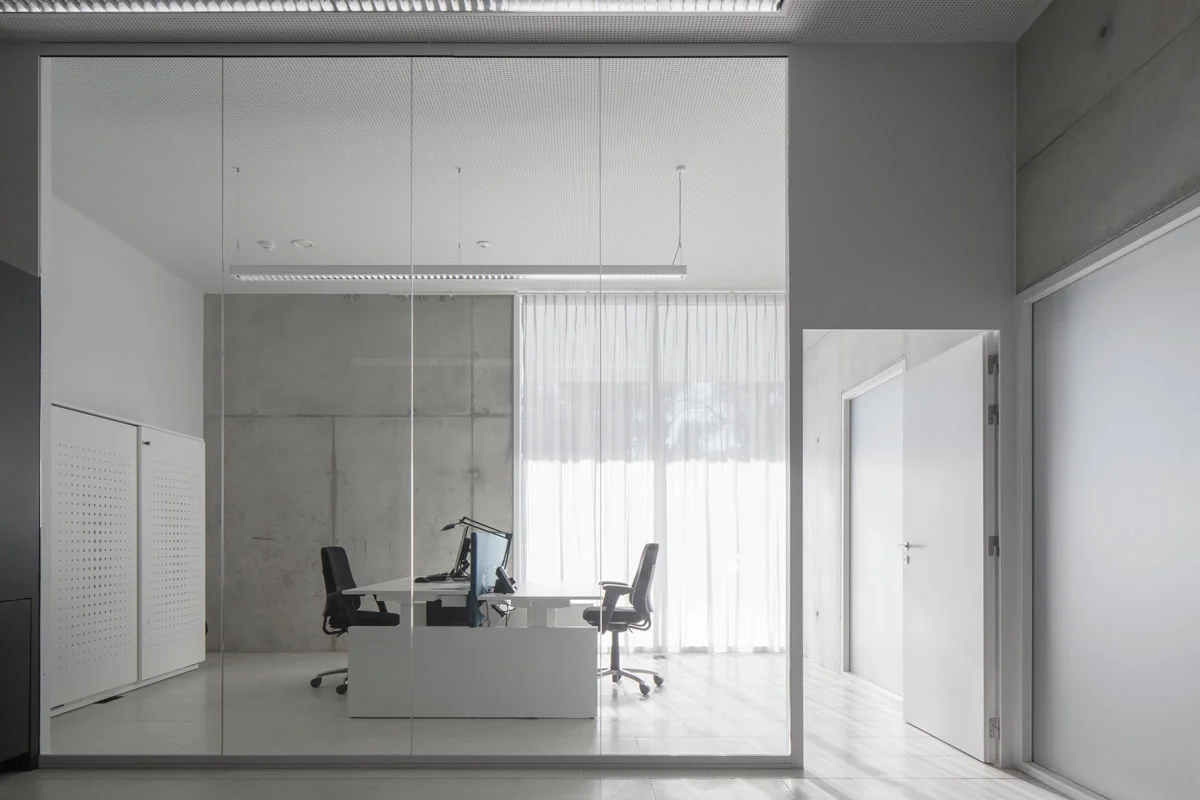 focus-archi-magazine-commsariat-coxyde-bureau.jpg