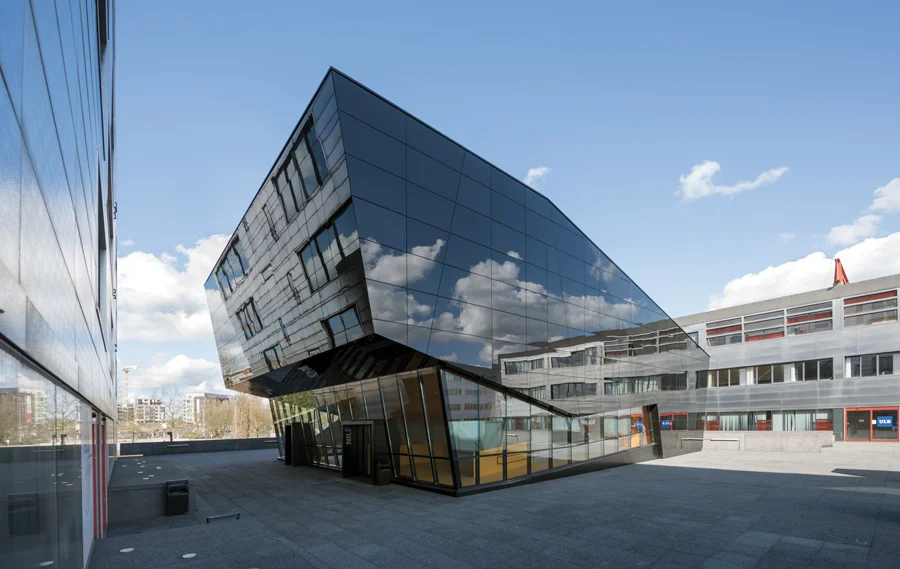 focus-archi-magazine-architecture-Auditoire-Jean-NILE-EXT-2-Marie-Francoise-Plissart.jpg