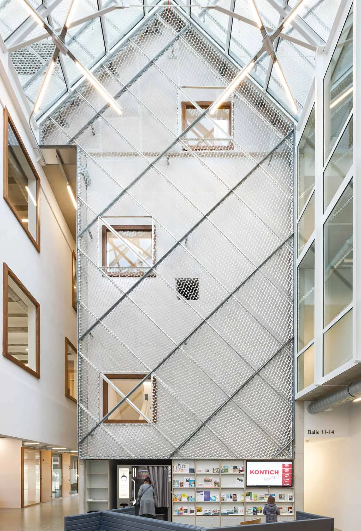 Focus-archi-magazine-architecture-PLUSOFFICE_KONTICH-vue-interieur.jpg