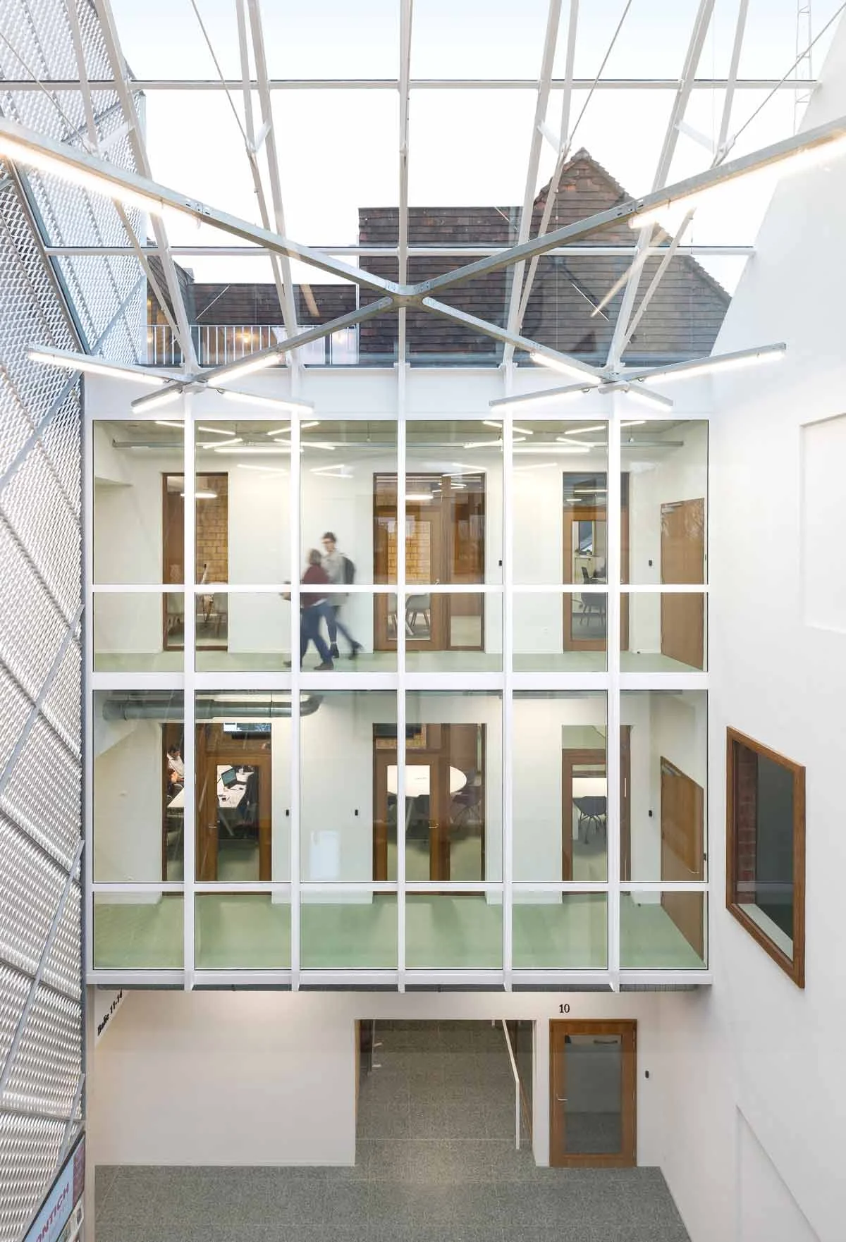 Focus-archi-magazine-architecture-PLUSOFFICE_KONTICH-interieur.jpg