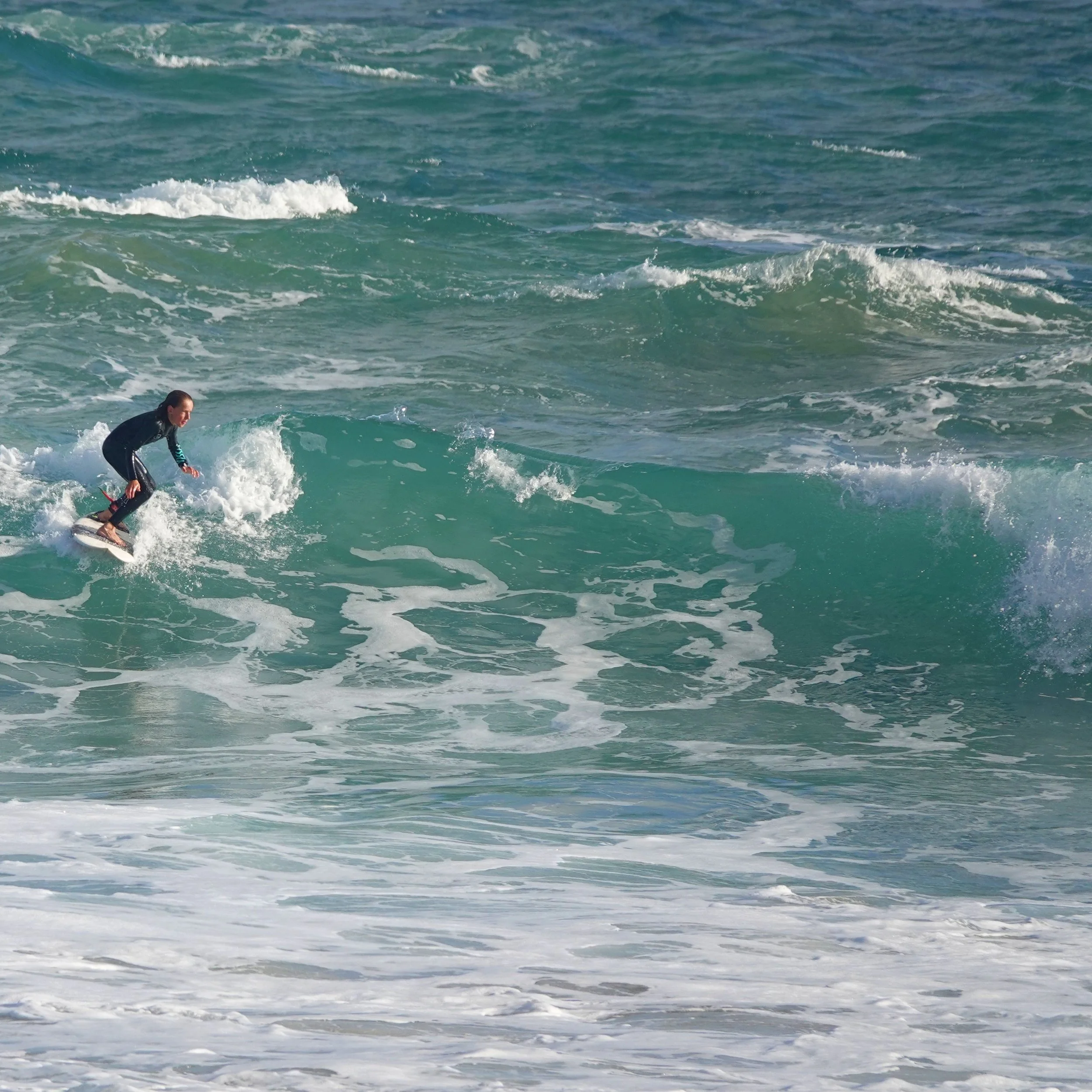 grom wave focused 1x1.JPG