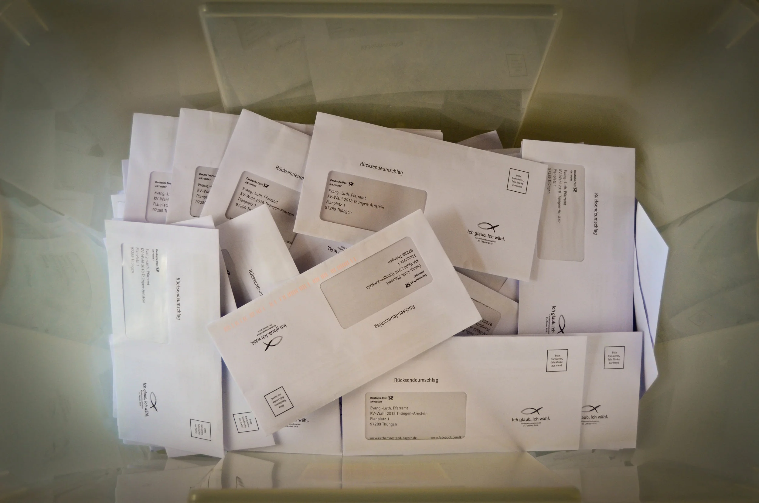 Kirchenvorstandswahl am 21. Oktober 2018: 348 Briefe waren bereits im Vorfeld der Wahl im Pfarramt eingetroffen.