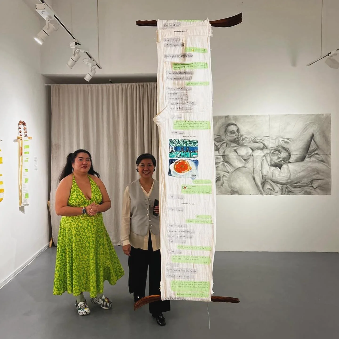 Thank you everyone who has made time to drop by and enjoy bittersweet so far ✨🥹 these are some scenes from the opening last week (including a huat pineapple gift from the wonderful @ezzam_rahman) and some scenes of our setup including the very cute 