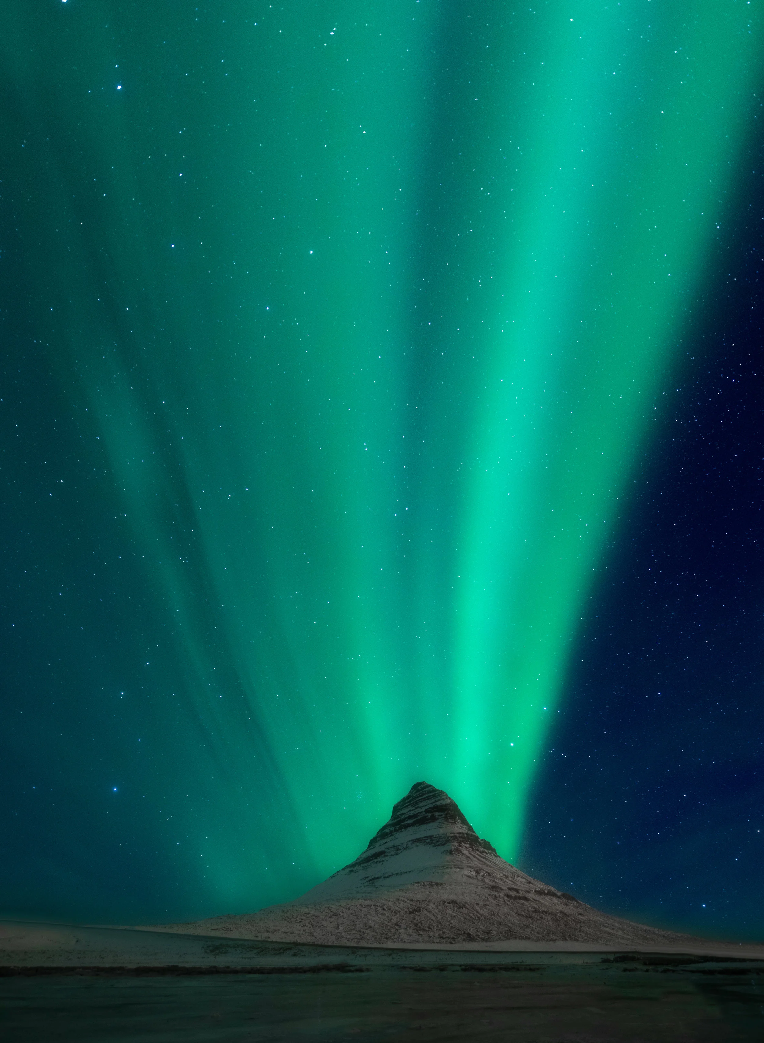 Kirkufell Northern lights.jpg