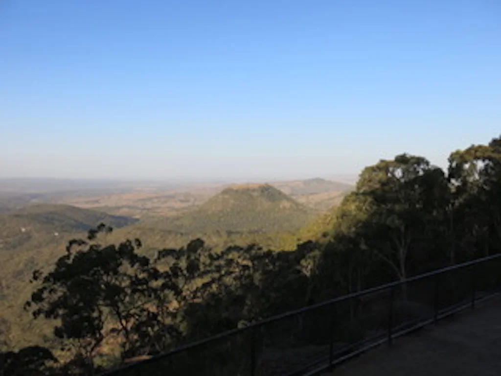 tabletop mountain from picnis point: hiking trails, clim tabletop